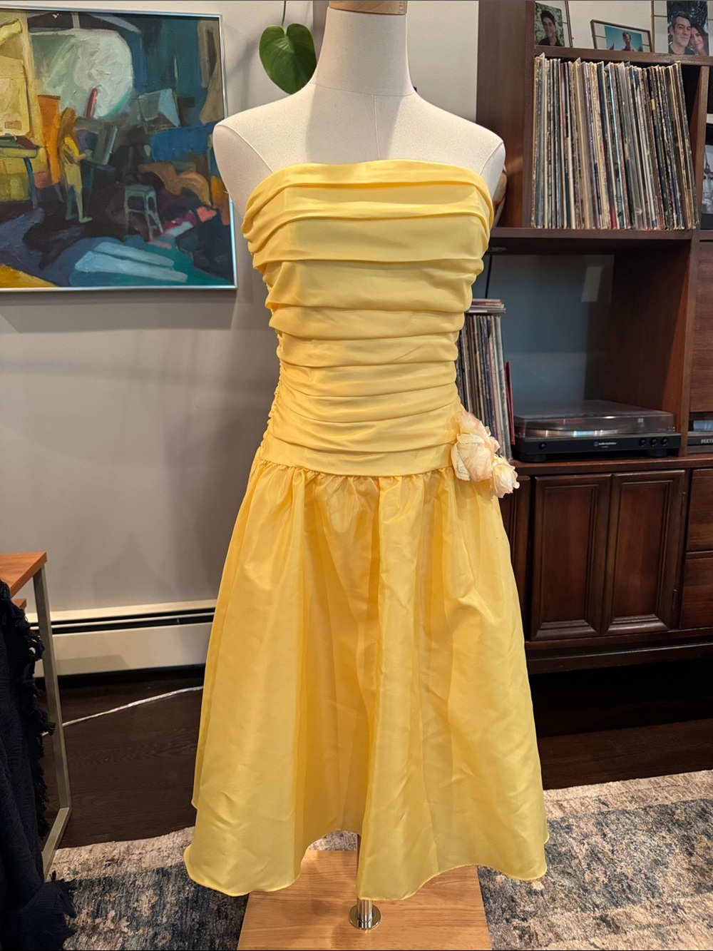 Vintage Jessica McClintock Gunne Sax strapless Dress with Floral Accent